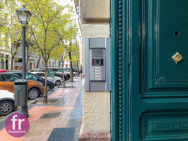 portal con telefonillo