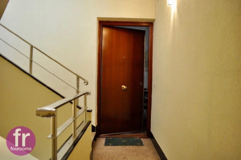 Puerta de acceso a piso