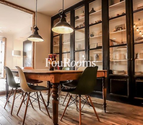 comedor con sillas y alacena