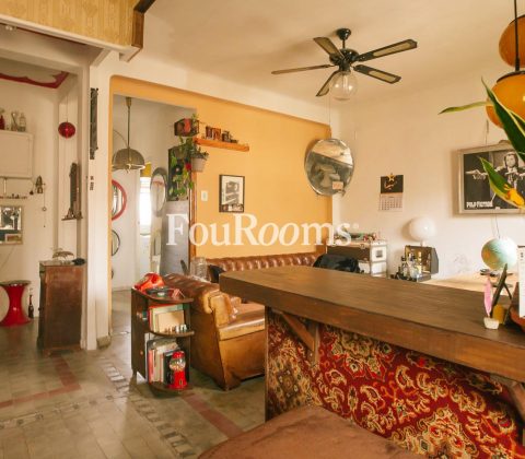 vista de cocina, salon y pasillo